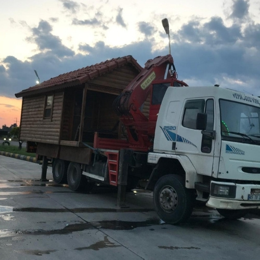 Çift Kırma Kiralık Vinç ile Zorlu Yük Kaldırma İşlerinde Profesyonel Çözümler